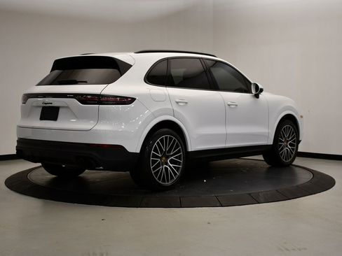 Used 2023 Porsche Cayenne image 7