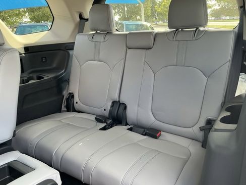 New 2025 Honda Pilot EX-L image 8