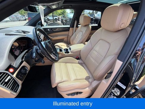 Used 2023 Porsche Cayenne Platinum Edition AWD/4WD image 20
