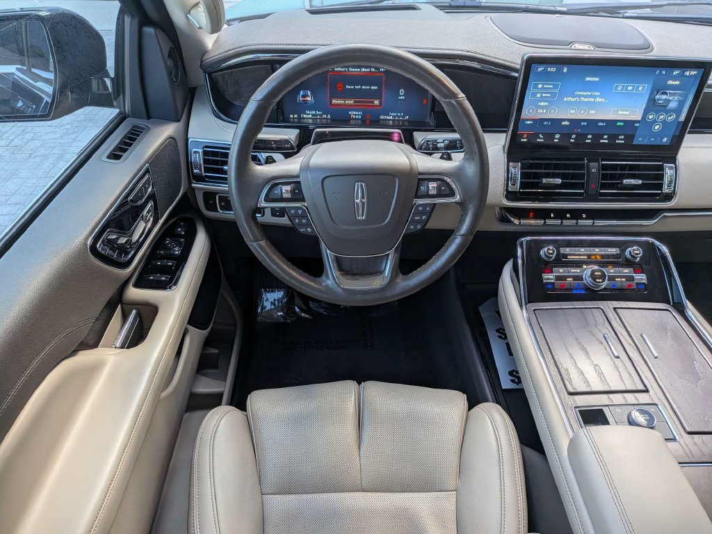 Used 2023 Lincoln Navigator Reserve w/ Monochromatic Package RWD image 17