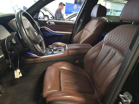 Used 2020 BMW X7 M50i AWD/4WD image 7