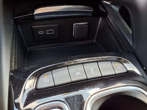 Used 2023 Buick Envision Essence FWD image 58