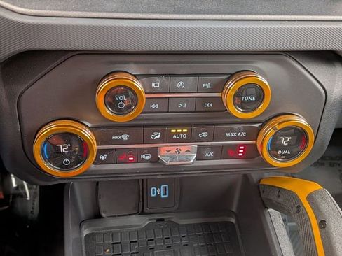 Used 2024 Ford Bronco Badlands image 24