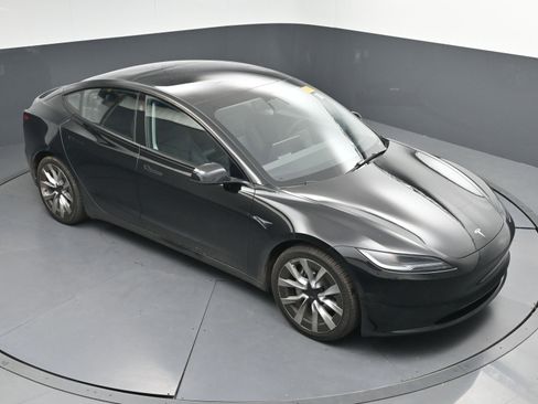 Used 2024 Tesla Model 3 image 29