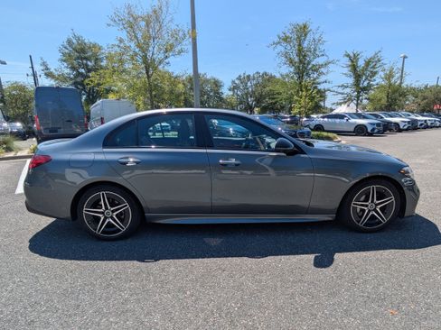 Used 2024 Mercedes-Benz C 300 4MATIC Sedan image 3