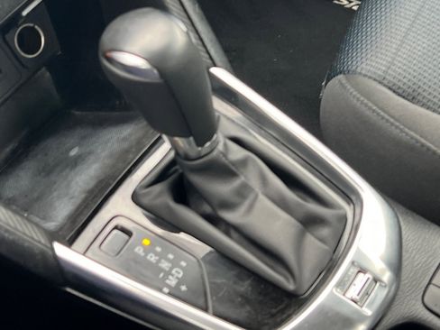 Used 2019 Toyota Yaris LE image 17