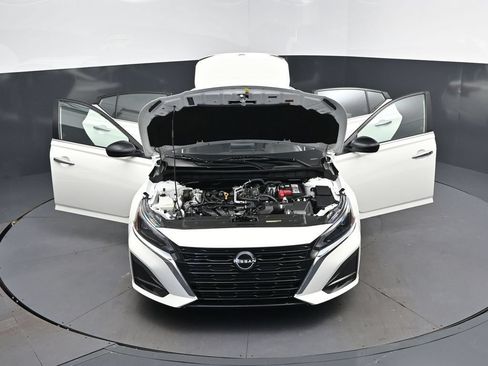 Used 2025 Nissan Altima 2.5 SV FWD image 51