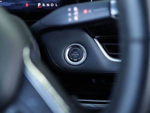 Used 2025 Chevrolet Equinox LT image 20