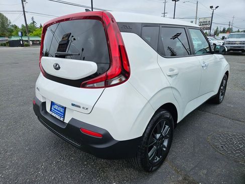 Used 2021 Kia Soul EX FWD image 5