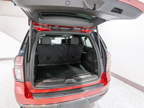 Used 2021 Chevrolet Suburban RST w/ Luxury Package AWD/4WD image 36