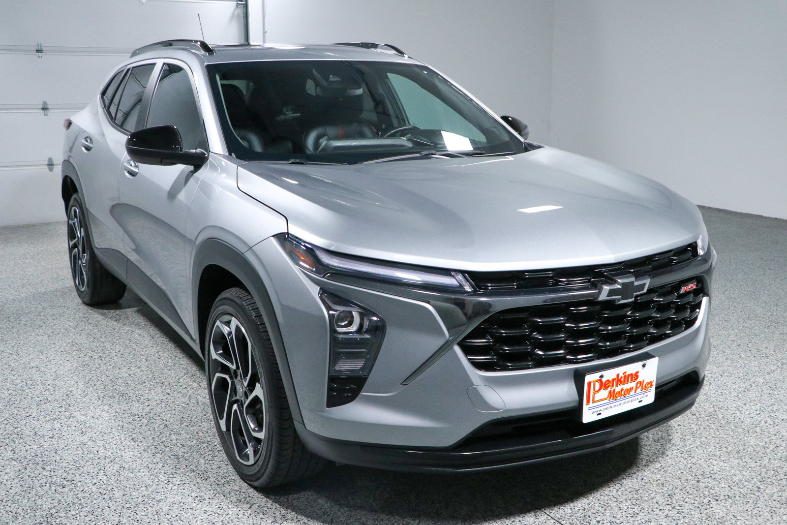 Used 2025 Chevrolet Trax RS w/ Sunroof Package FWD image 5