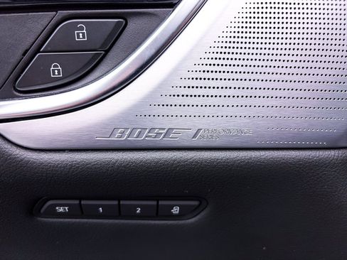 Used 2025 Cadillac XT5 Premium Luxury image 6