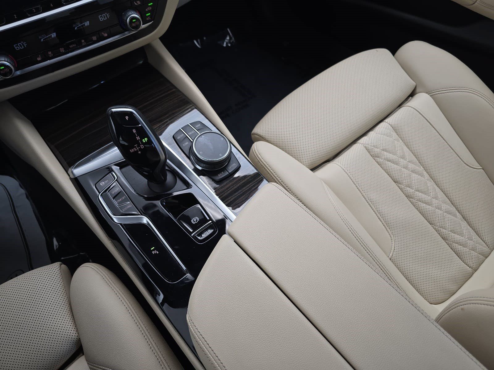 Used 2023 BMW 530i xDrive w/ Premium Package AWD/4WD image 22