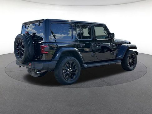 Used 2025 Jeep Wrangler Sahara 4xe image 6