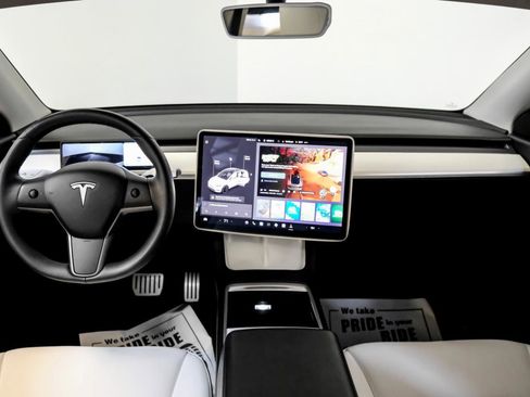 Used 2021 Tesla Model Y Performance image 11