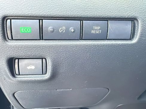 Used 2022 Nissan Sentra SV FWD image 21