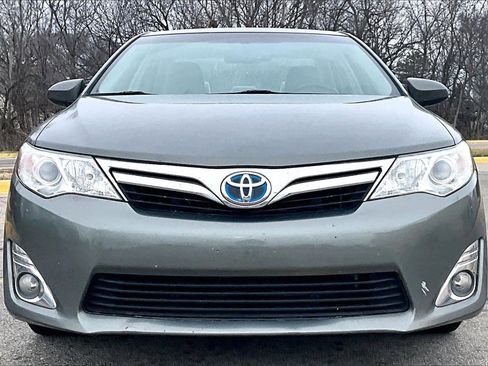 Used 2013 Toyota Camry XLE image 2