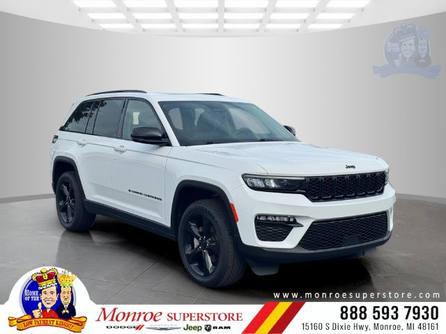 Used 2023 Jeep Grand Cherokee Limited w/ Black Appearance Package AWD/4WD image 1