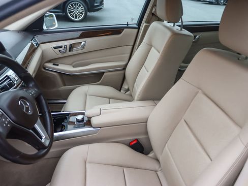 Used 2014 Mercedes-Benz E 350 4MATIC Sedan image 17