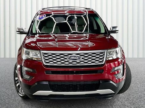 Used 2016 Ford Explorer Platinum image 2