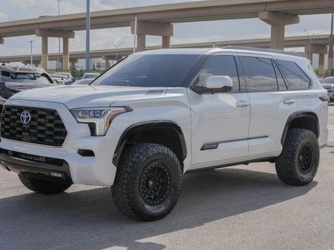 Used 2023 Toyota Sequoia Platinum image 16