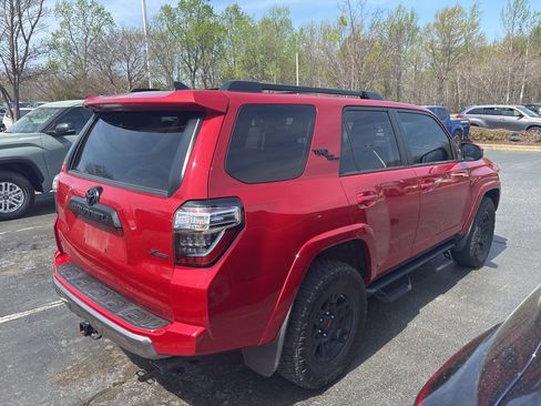 Used 2022 Toyota 4Runner TRD Off-Road image 2