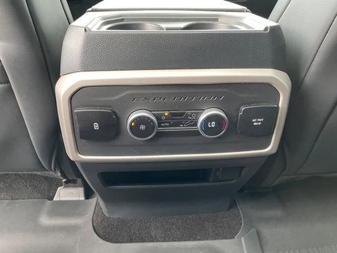 Used 2023 Ford Expedition XLT AWD/4WD image 12
