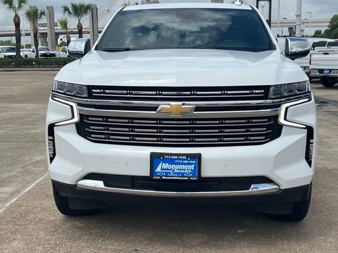 Used 2023 Chevrolet Suburban Premier RWD image 3
