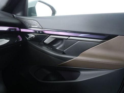 Certified 2025 BMW 540i xDrive image 30