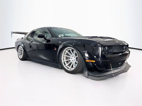 Used 2023 Dodge Challenger R/T Scat Pack RWD image 7