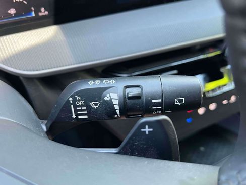 Used 2025 Nissan Murano SV AWD/4WD image 16