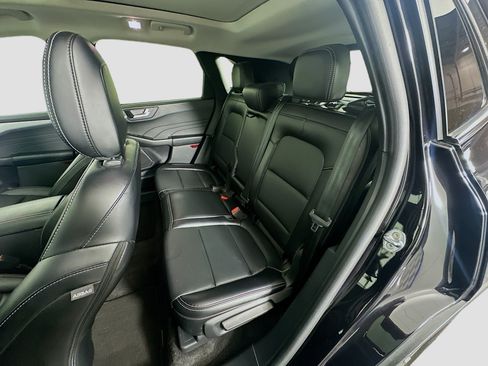 Used 2025 Ford Escape Platinum AWD/4WD image 29
