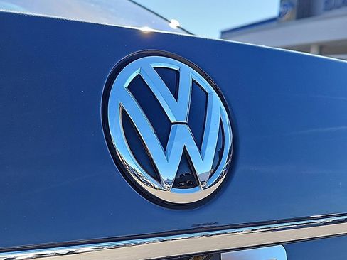 Used 2017 Volkswagen Passat 1.8T R-Line image 30