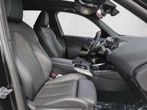 Used 2025 BMW 330i Sedan w/ M Sport Package RWD image 23