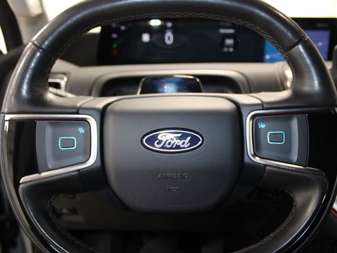 Used 2025 Ford Expedition Platinum image 49