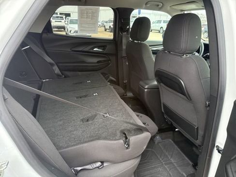 Used 2024 Chevrolet TrailBlazer LT w/ LT Cold Weather Package image 40