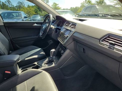Used 2018 Volkswagen Tiguan SEL image 32