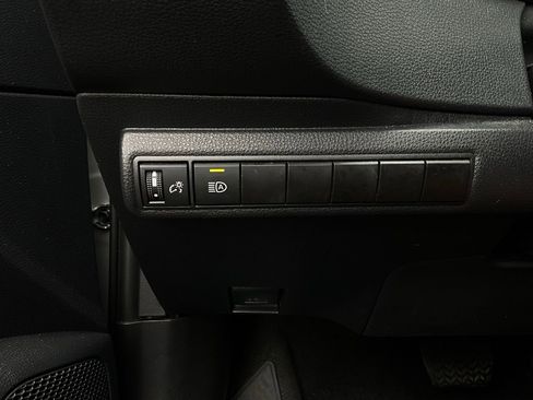 Used 2025 Toyota Corolla LE image 20