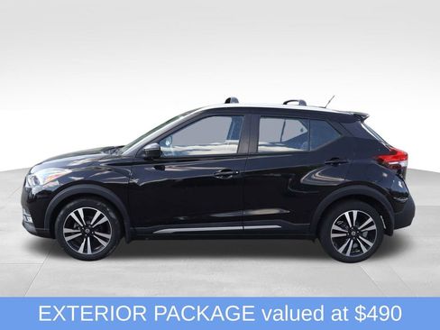 Used 2018 Nissan Kicks SR w/ Interior Electronics Package FWD image 9