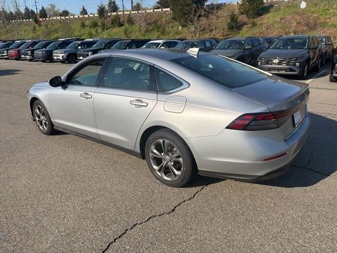 Used 2023 Honda Accord EX image 4