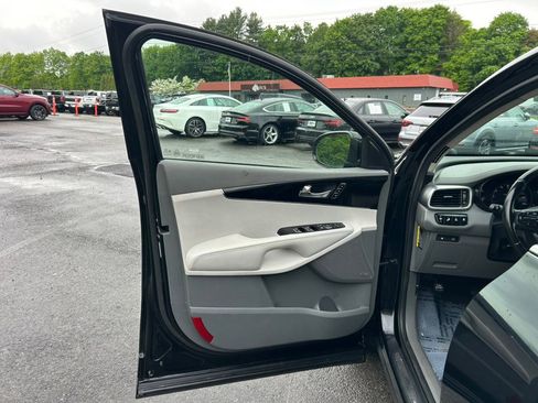 Used 2016 Kia Sorento SX AWD/4WD image 14