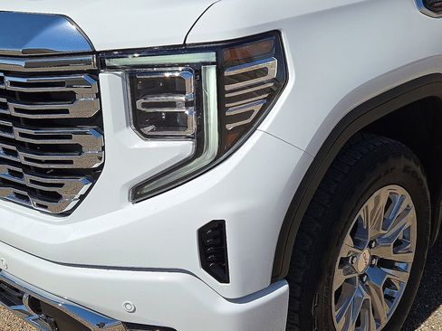 Used 2024 GMC Sierra 1500 Denali w/ Technology Package image 9