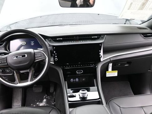 New 2026 Jeep Grand Cherokee Limited AWD/4WD image 24