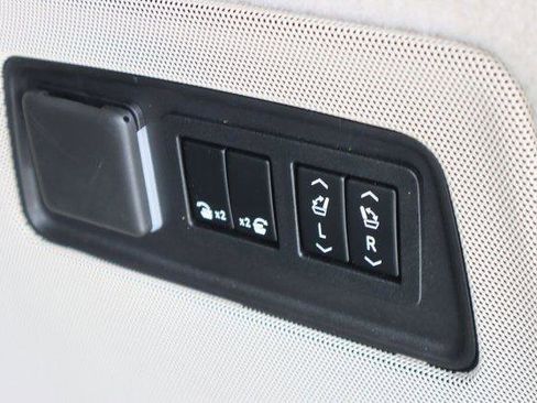 Used 2021 Cadillac Escalade Premium Luxury Platinum image 29