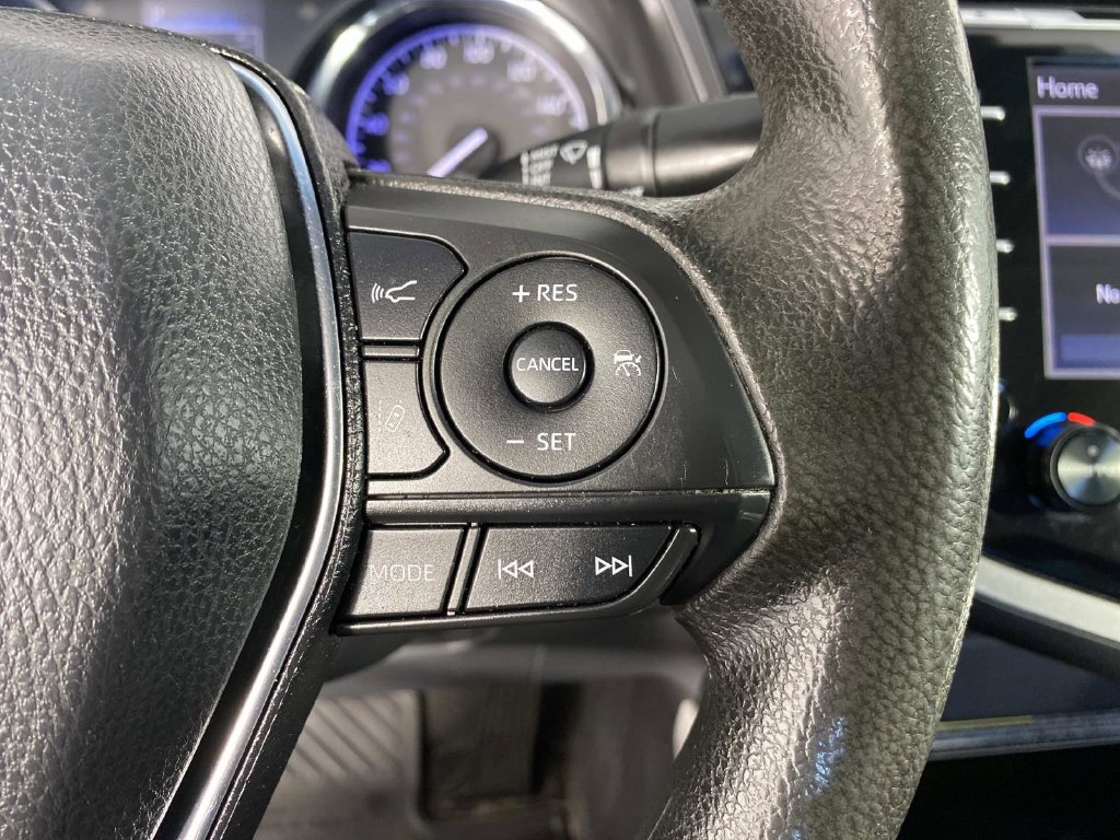 Used 2020 Toyota Camry LE w/ Sunroof Package FWD image 17