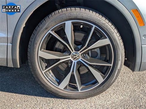 Certified 2024 Volkswagen Tiguan SEL R-Line image 10