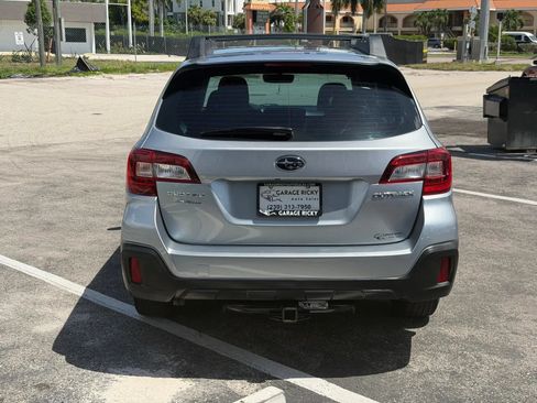 Used 2018 Subaru Outback 2.5i AWD/4WD image 6