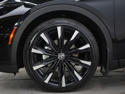 Used 2024 Toyota Crown Platinum image 27