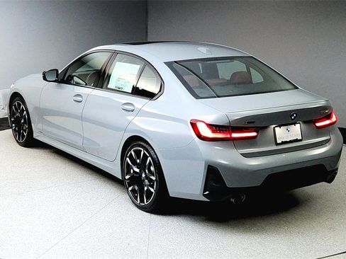 Used 2025 BMW 330i xDrive Sedan w/ M Sport Package image 15