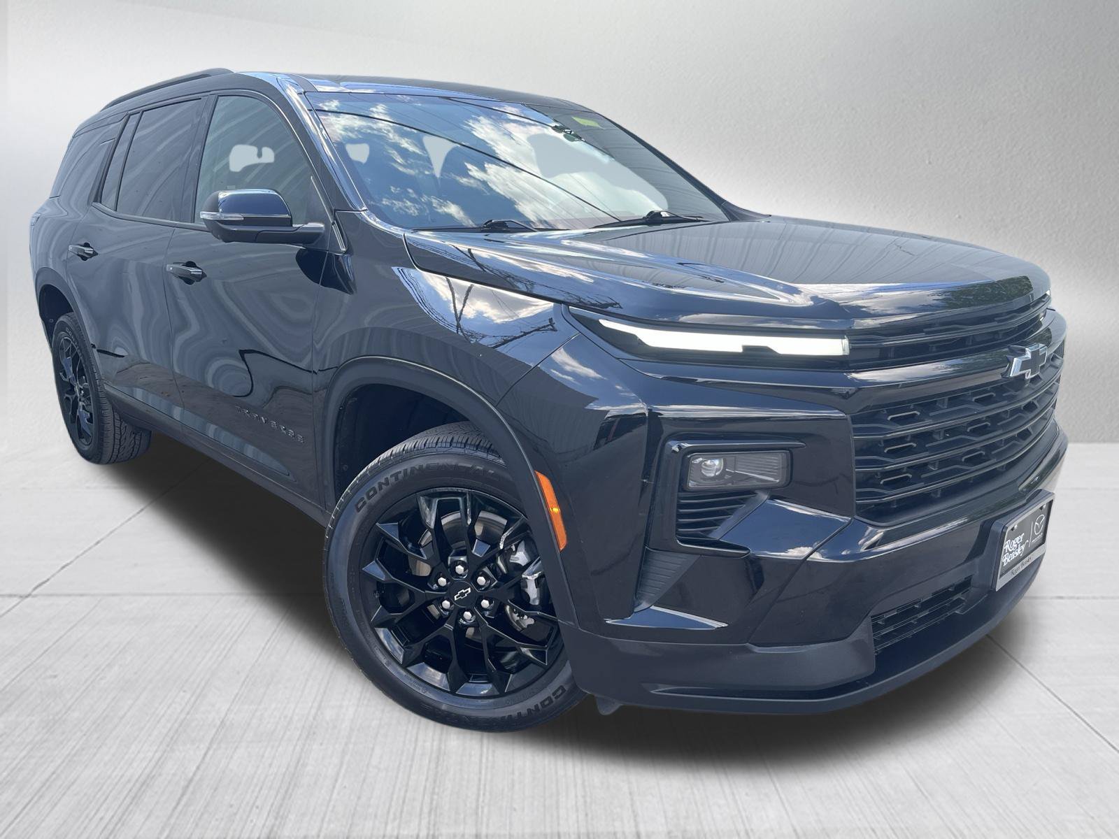 Used 2024 Chevrolet Traverse LT w/ Midnight/Sport Edition FWD image 3